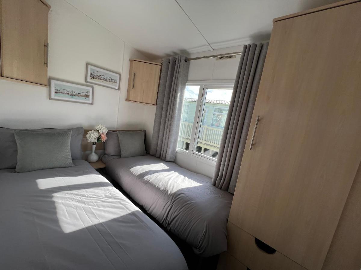 Апартаменты Forest & Beach Access Naish Park Нью Милтон Экстерьер фото